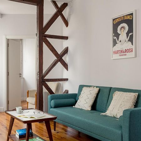 Апартаменты Joivy Inviting Flat Next To Carmo Convent Лиссабон Экстерьер фото